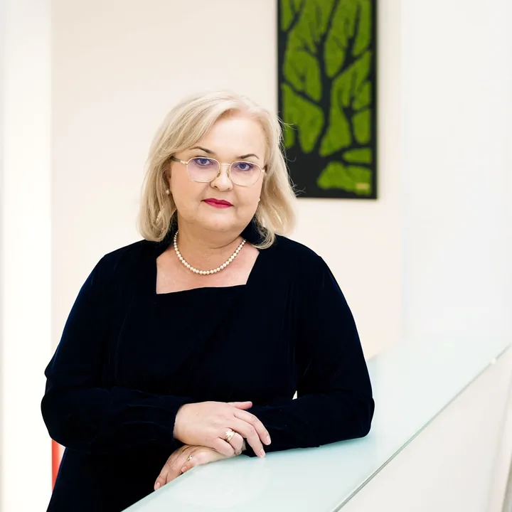 Dr. Simona Thiery